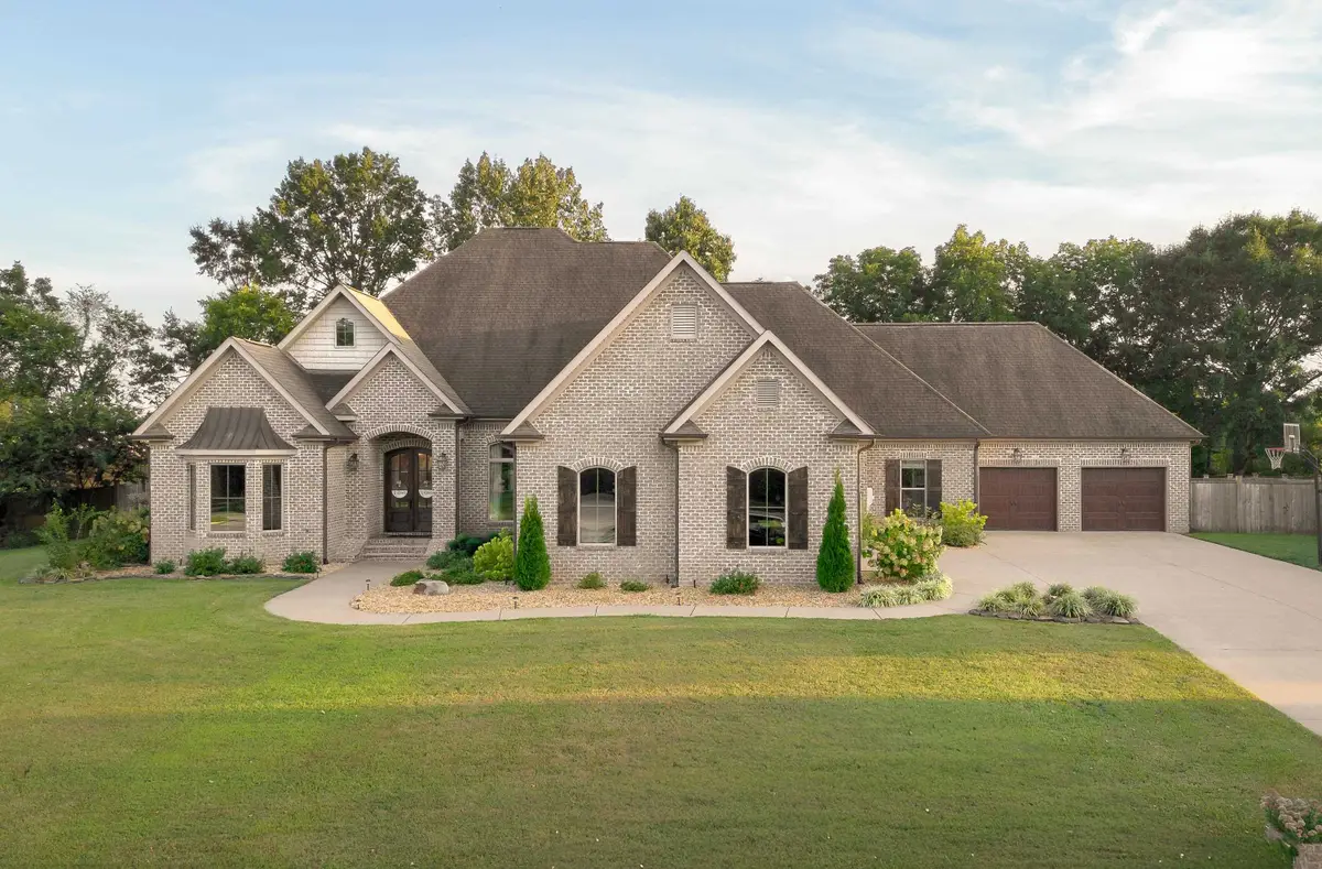 113 Dalton Ln, Tuscumbia, AL 35674 - #1