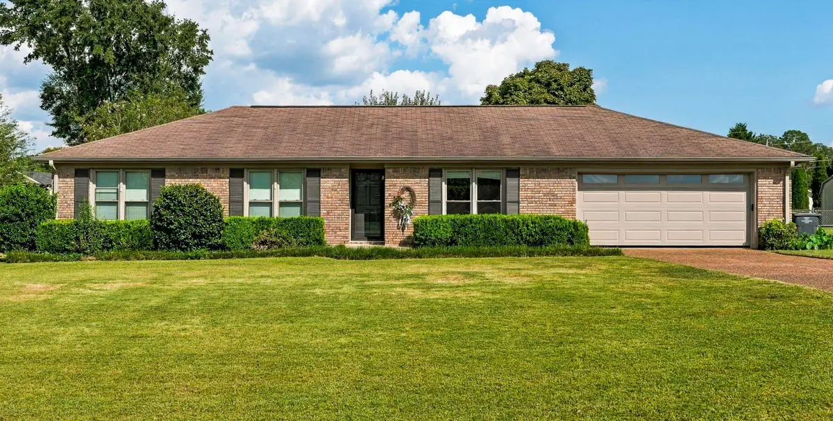 206 Mary Lee Dr, Florence, AL 35634 - #1
