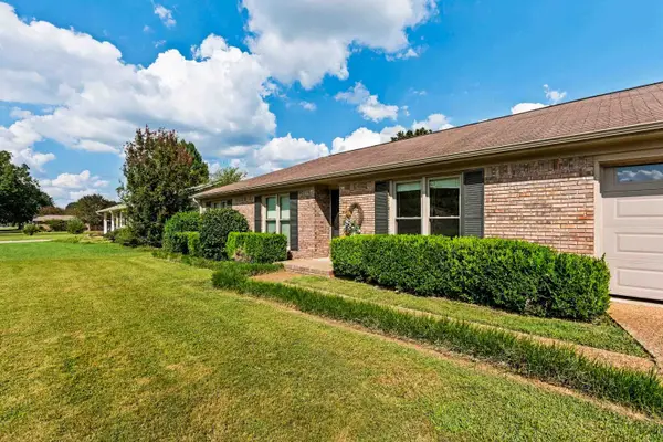 206 Mary Lee Dr, Florence, AL 35634