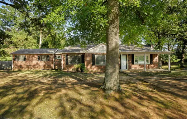 1002 Dixie Ave, Florence, AL 35630