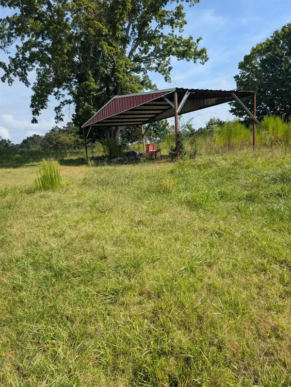 1766 Co Rd 122, Florence, AL 35634