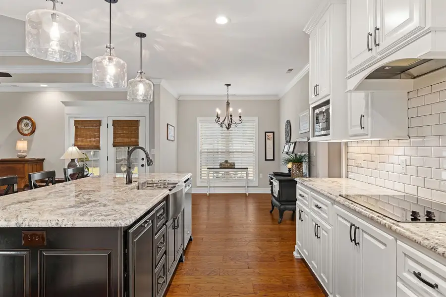 223 Oldenburg Dr, Killen, AL 35645 - #2