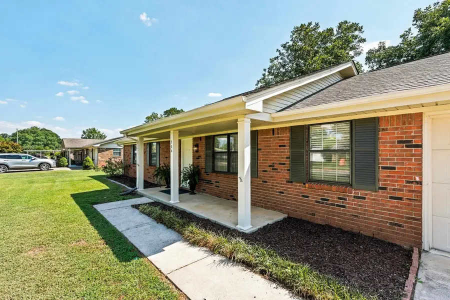 304 W Richton Ave, Muscle Shoals, AL 35661 - #2