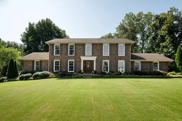 1806 Maclin Dr, Tuscumbia, AL 35674