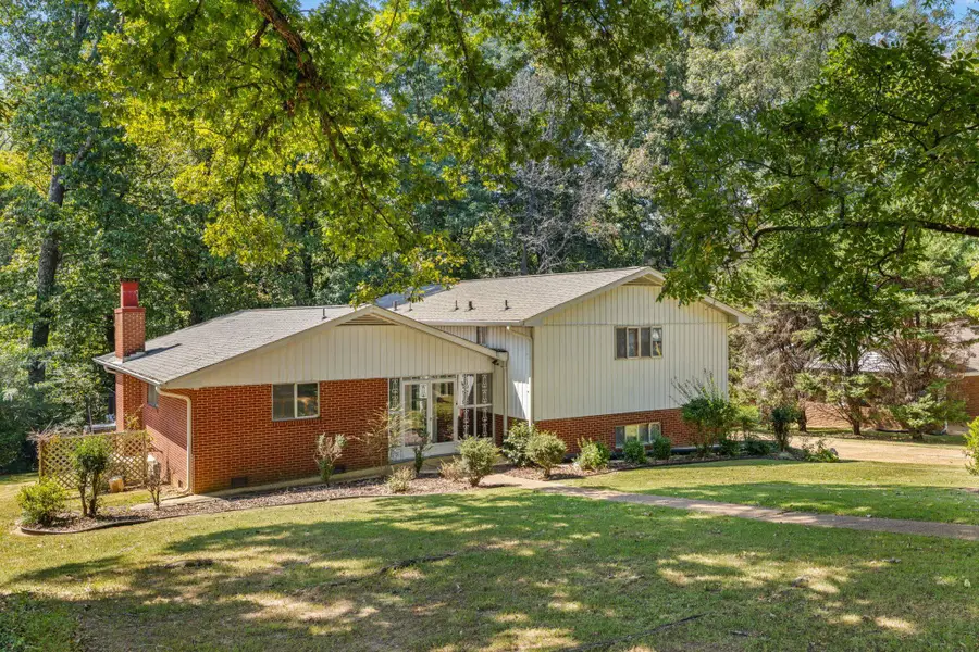 103 Smith Ct, Sheffield, AL 35660 - #2