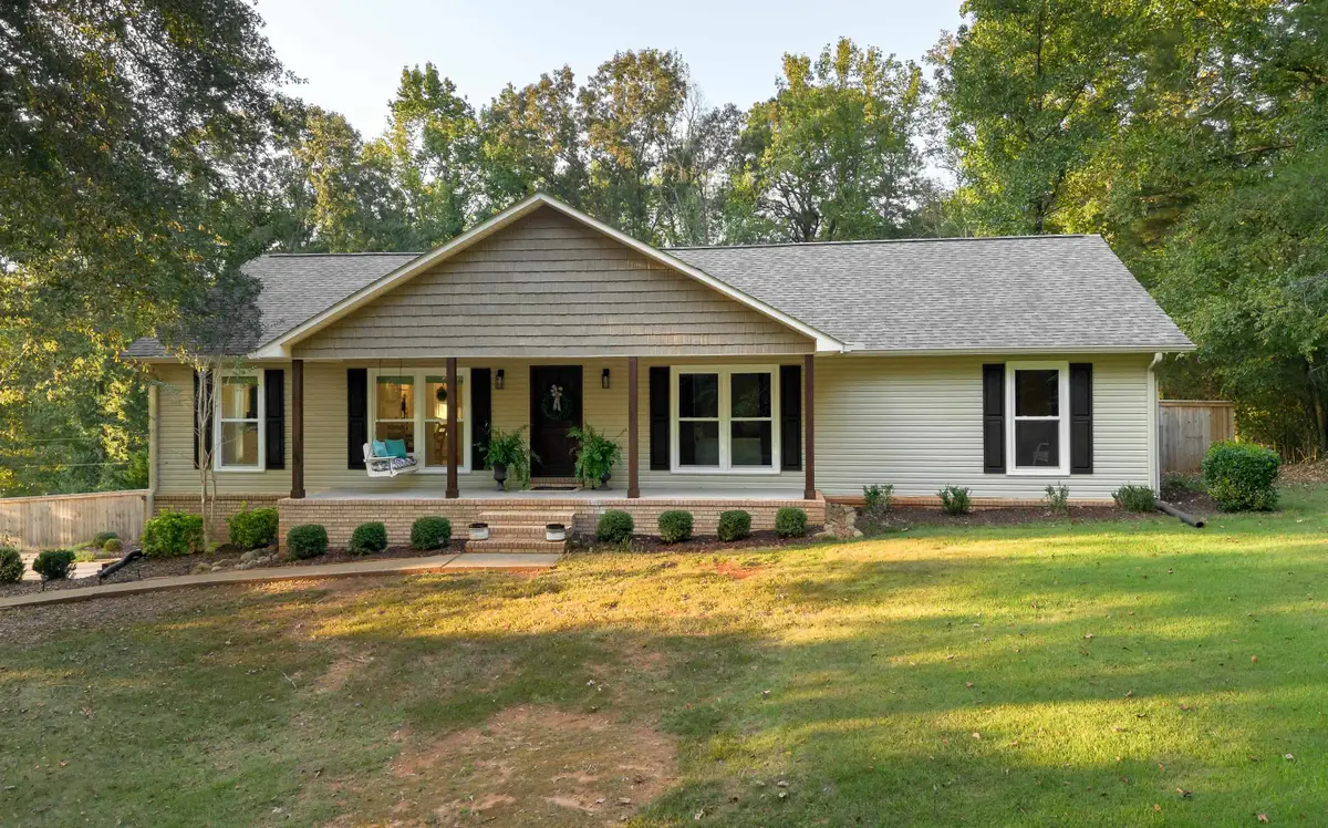 330 Lannes Dr, Killen, AL 35645 - #1