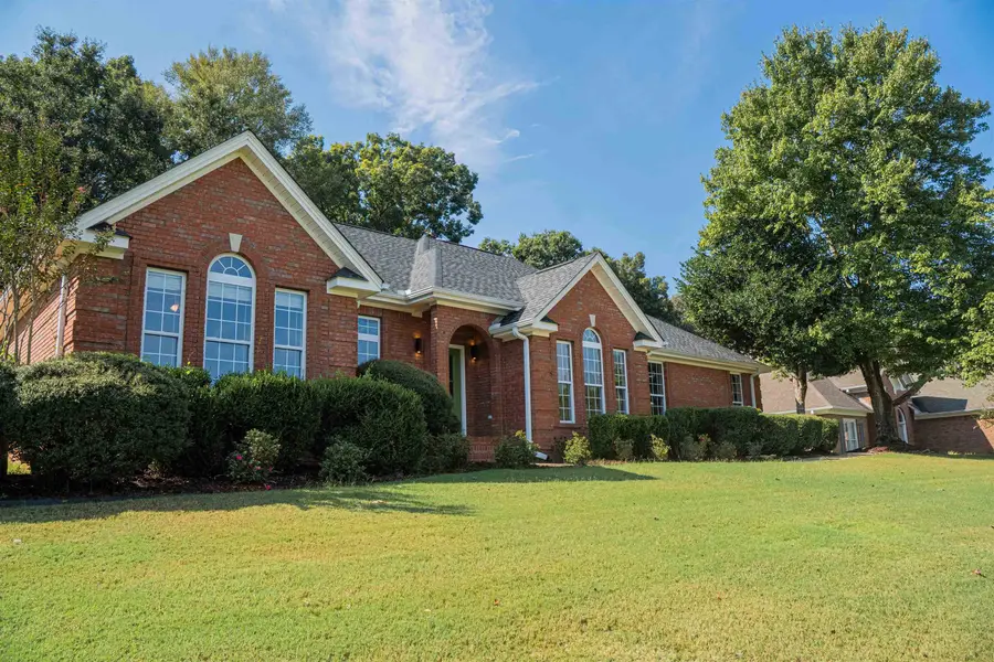 166 Stoney Creek Dr, Florence, AL 35633 - #2