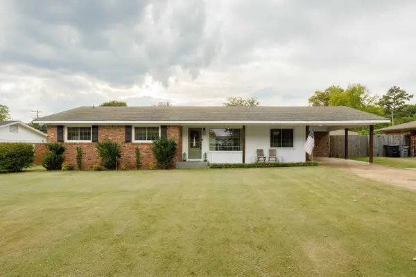 506 E Lakeside Dr, Florence, AL 35630