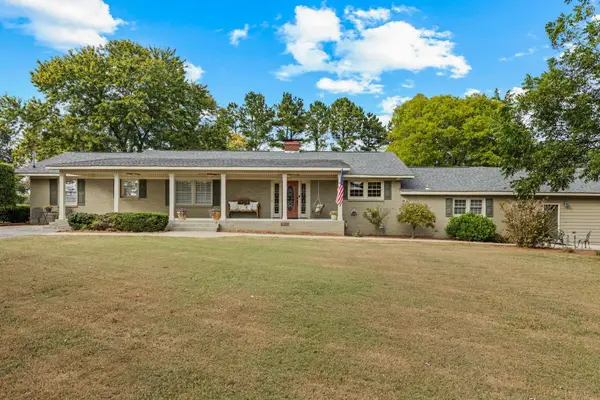 106 Mcpeters Dr, Killen, AL 35645
