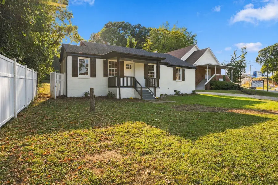 323 N Royal Ave, Florence, AL 35630 - #2