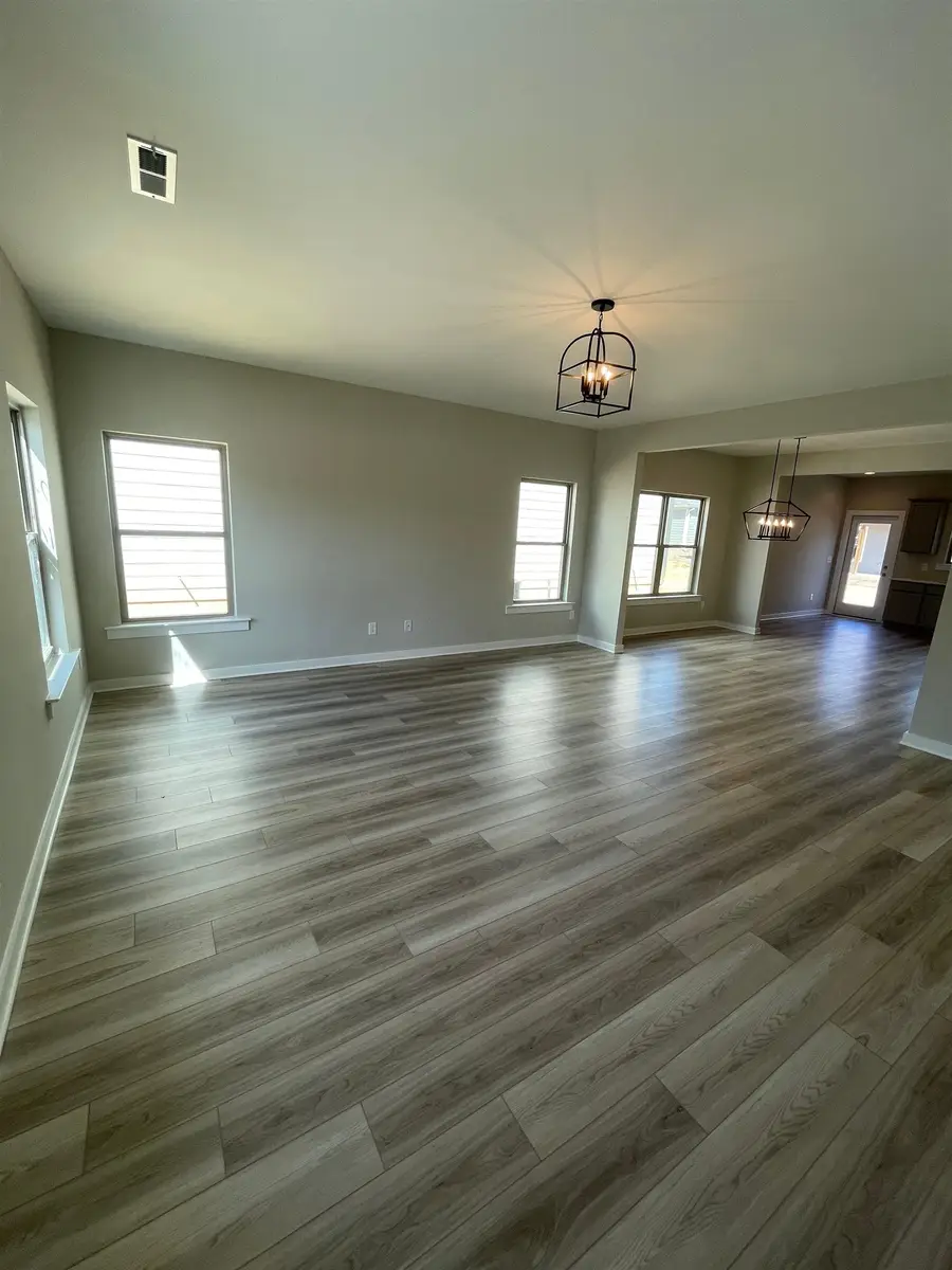 2136 Sullivan Dr, Cullman, AL 35055 - #3