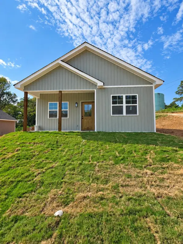 64 Blake Dr, Russellville, AL 35653