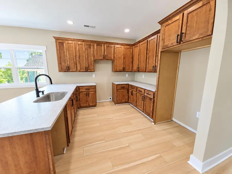 64 Blake Dr, Russellville, AL 35653 - #3