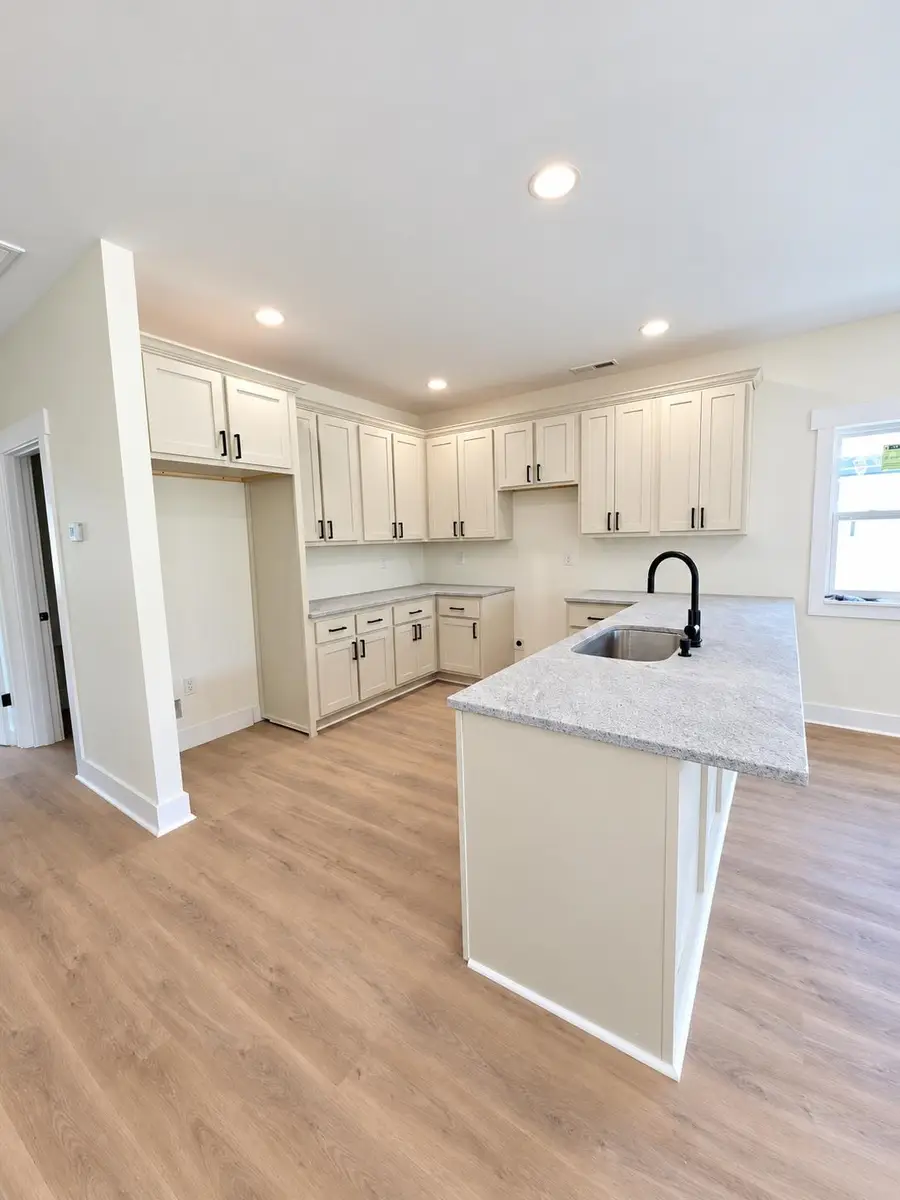 76 Blake Dr, Russellville, AL 35653 - #3