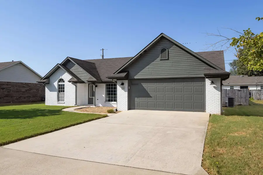 314 Lincoln Ave, Muscle Shoals, AL 35661 - #2