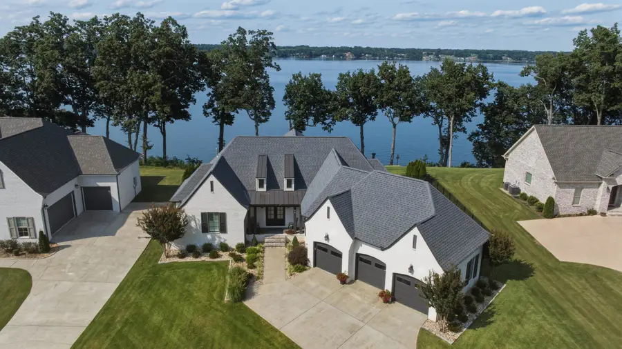 79 Crown Pointe Dr, Muscle Shoals, AL 35661 - #2