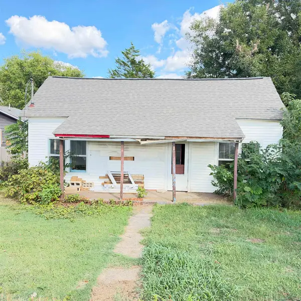 338 Thompson St, Florence, AL 35630