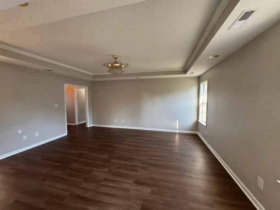 207 W Sheridan Ave, Muscle Shoals, AL 35661 - #3