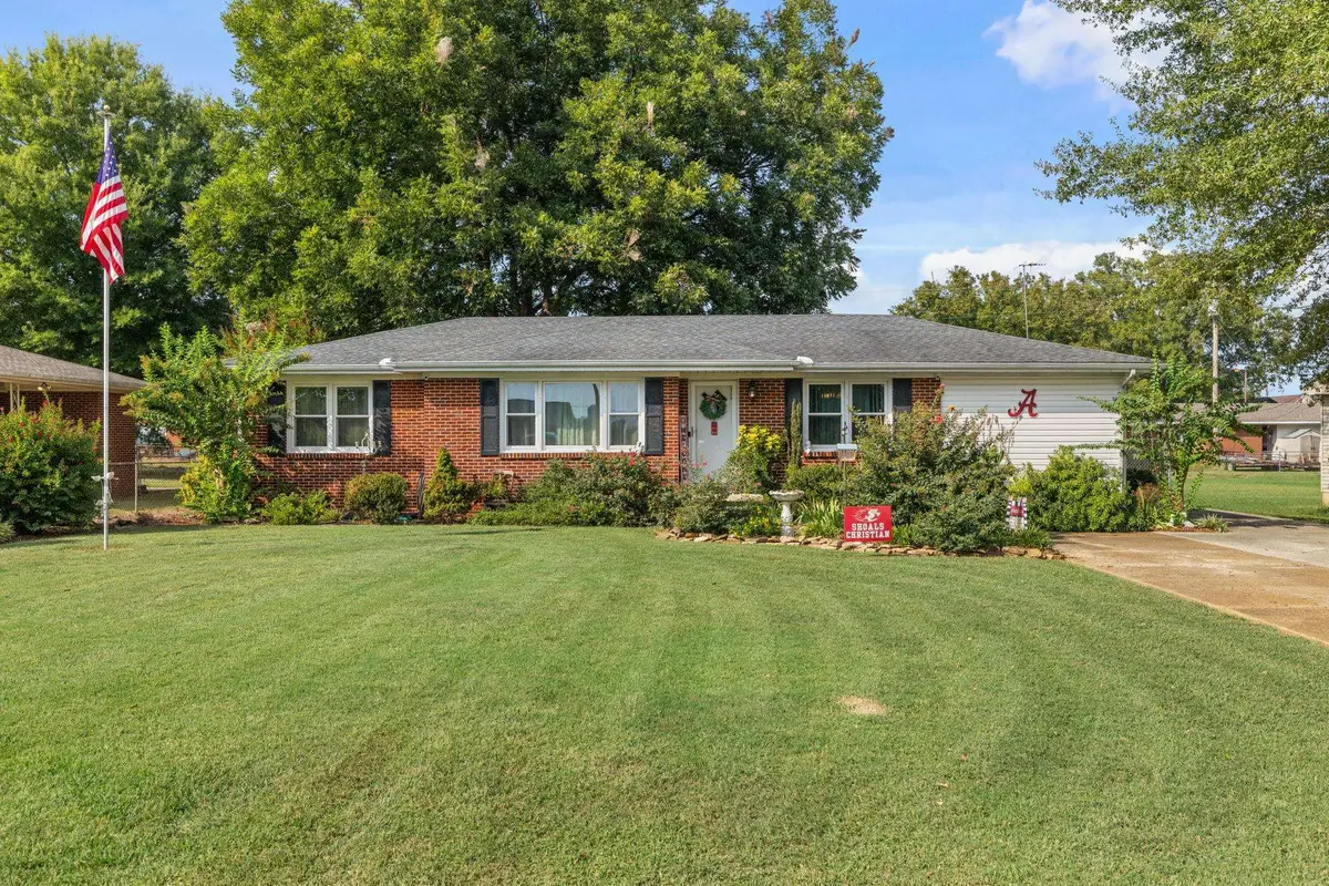 505 Michigan Ave, Muscle Shoals, AL 35661 - #1