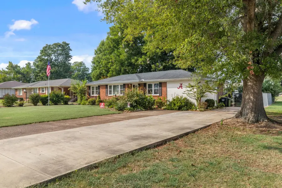 505 Michigan Ave, Muscle Shoals, AL 35661 - #2
