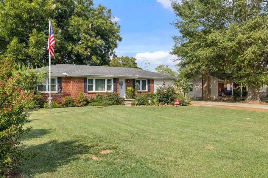 505 Michigan Ave, Muscle Shoals, AL 35661 - #3
