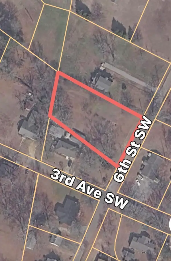 382 6th St, Hamilton, AL 35570