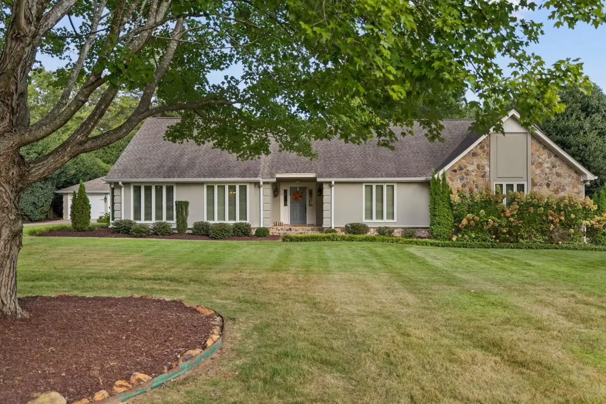 9232 Turtle Point Dr, Killen, AL 35645 - #1