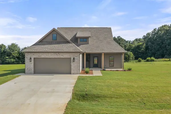 220 Spry Way, Killen, AL 35645