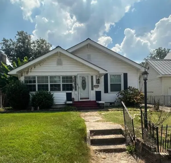 302 E 2nd St, Tuscumbia, AL 35674