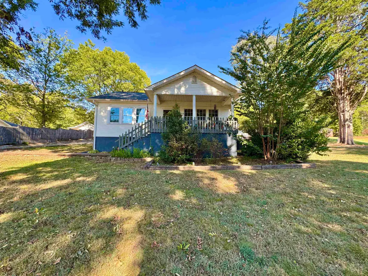 2418 Old Cloverdale Rd, Florence, AL 35630 - #1