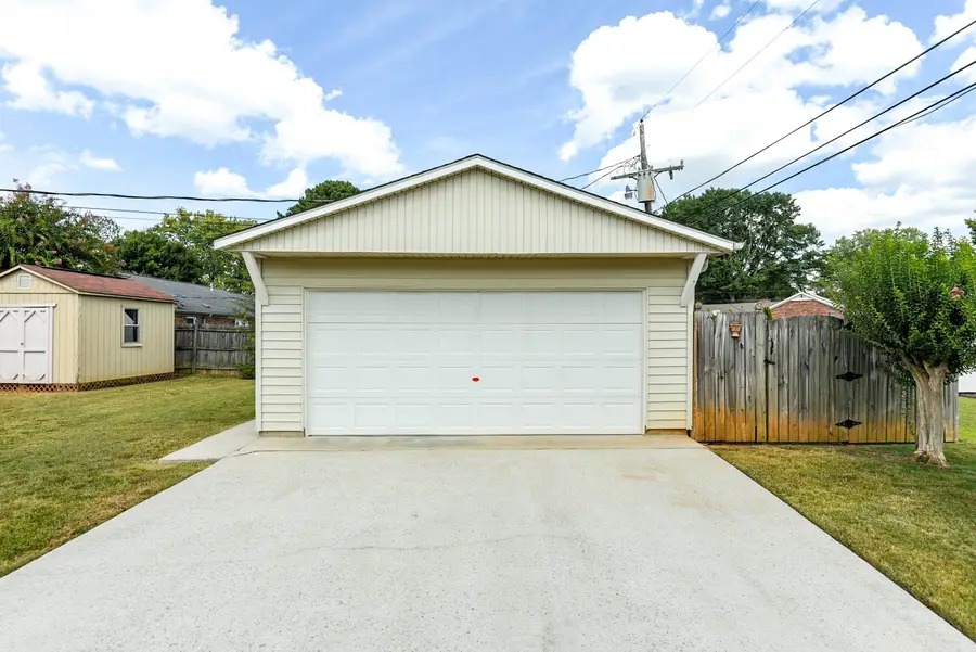 2502 Trenton Pl, Florence, AL 35630 - #2