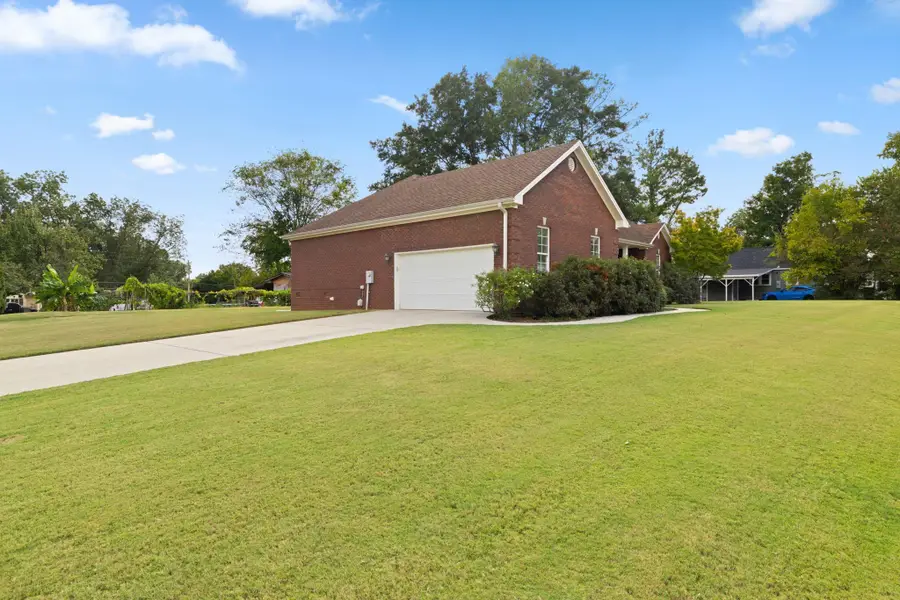 810 E 7th St, Tuscumbia, AL 35674 - #2
