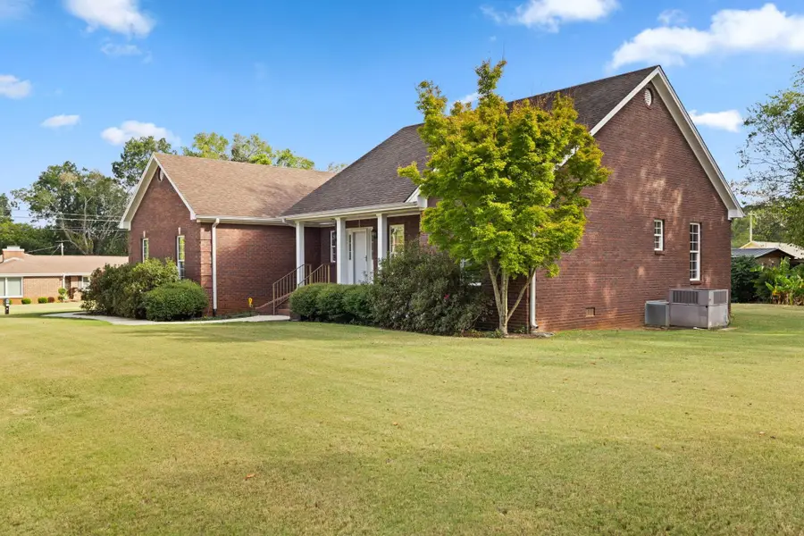 810 E 7th St, Tuscumbia, AL 35674 - #3