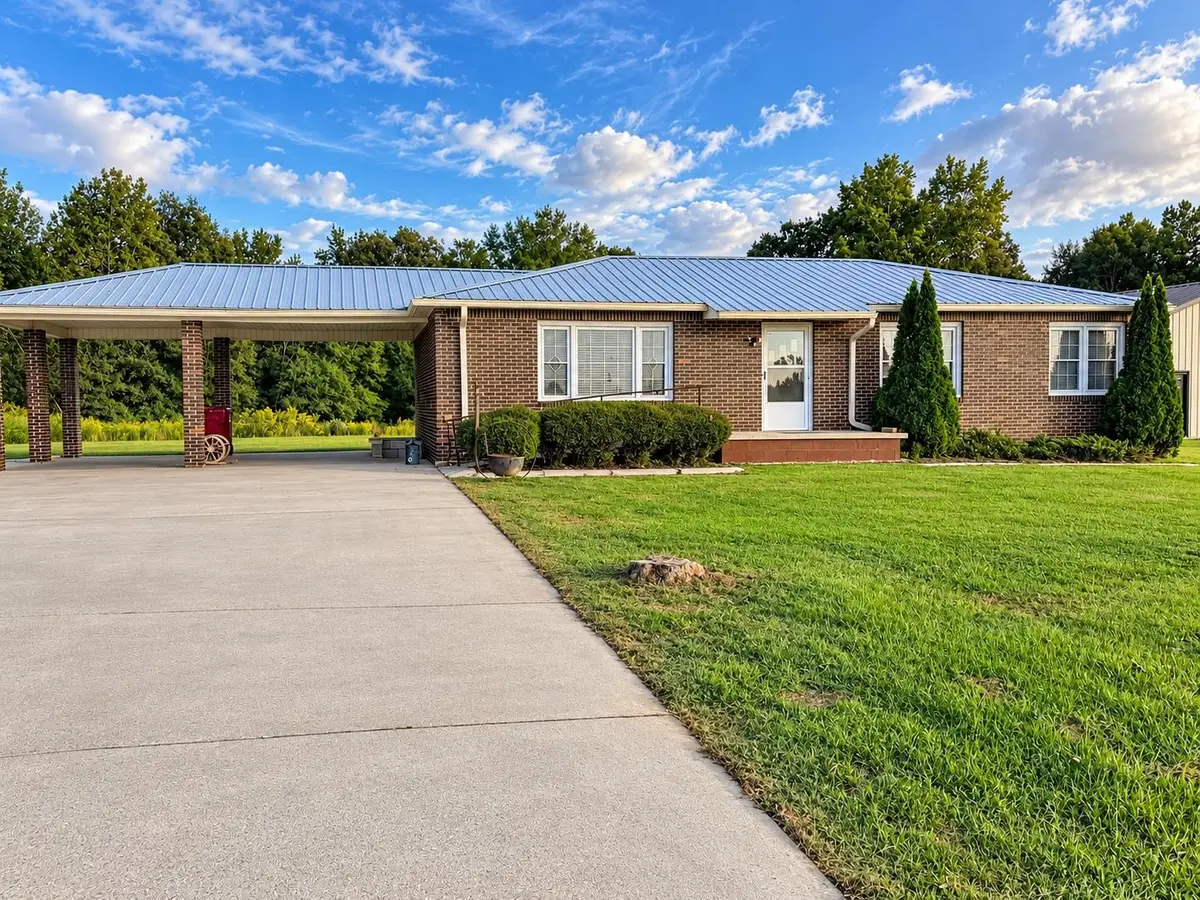 310 Dogwood Trl, Hamilton, AL 35570 - #1