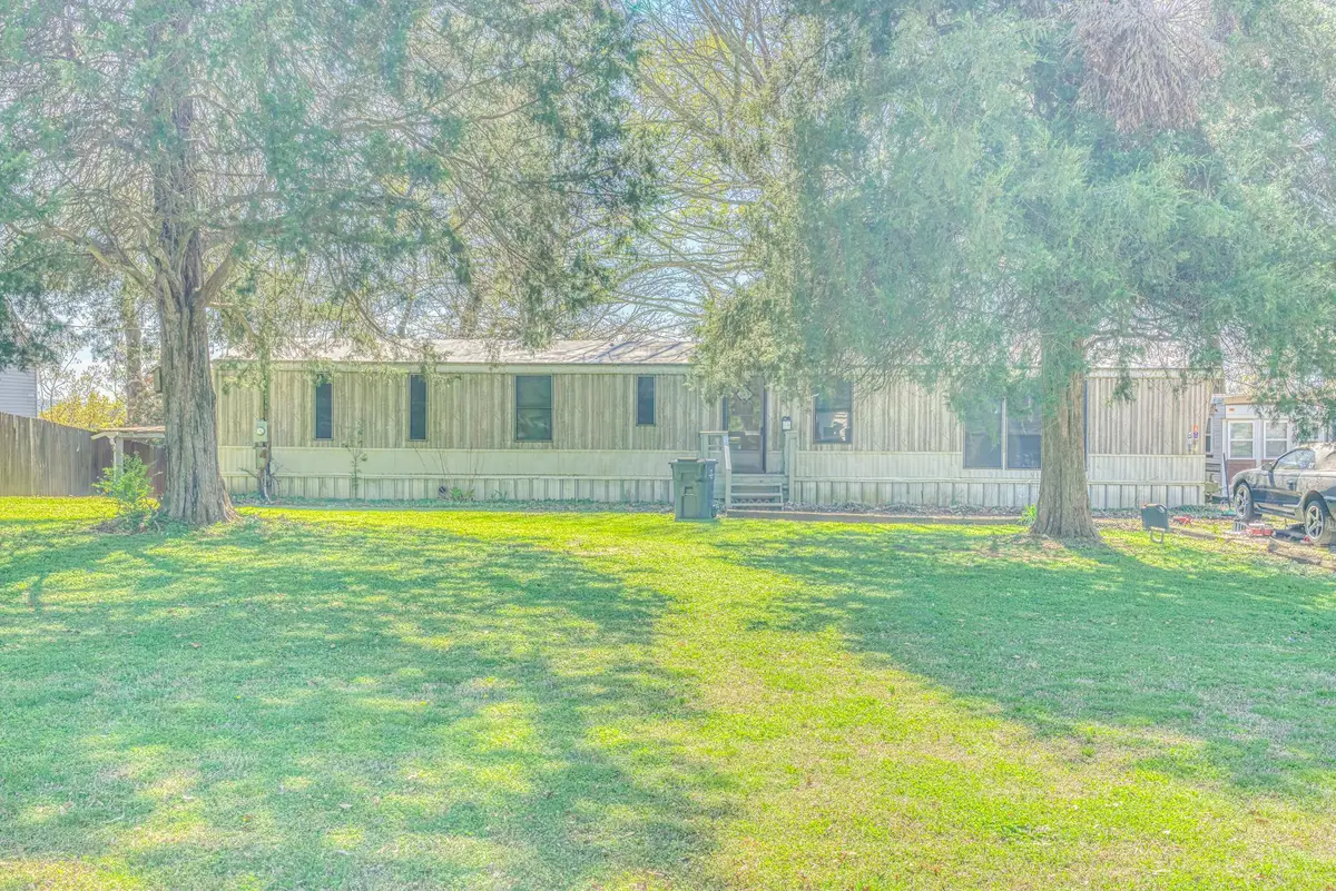115 Sunset Beach Rd, Florence, AL 35633 - #1