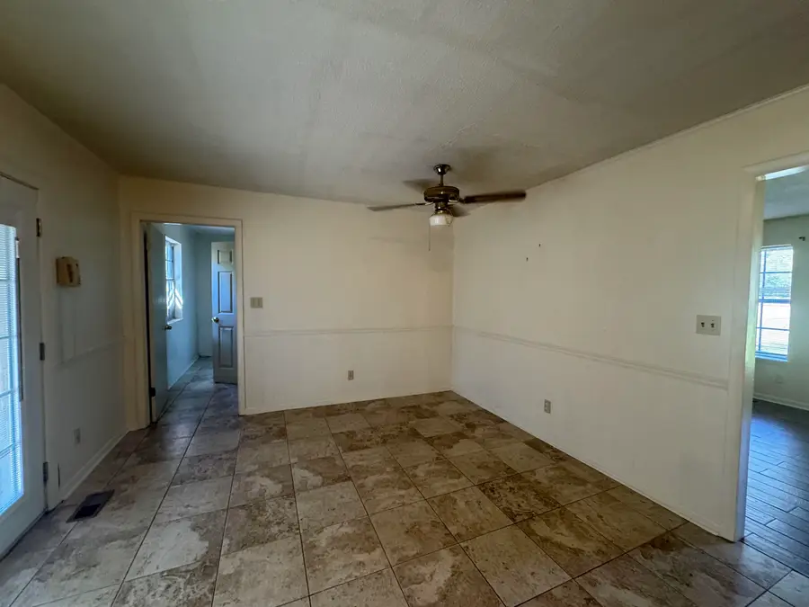 273 Hike Dr, Florence, AL 35633 - #3