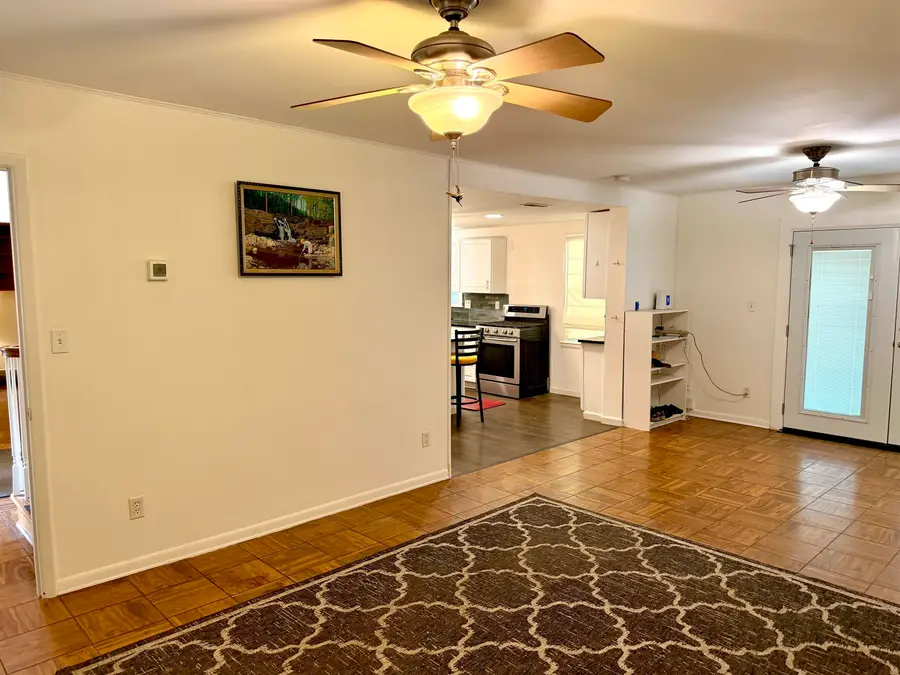 209 Flurnoy Ave, Florence, AL 35633 - #3
