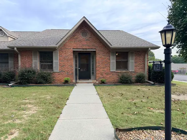1023 9th St, Cullman, AL 35055