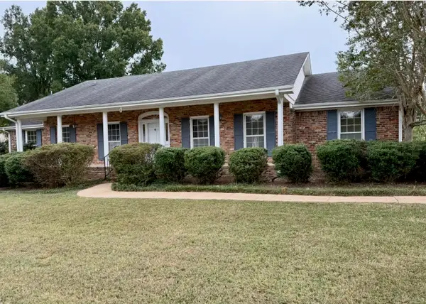 349 Roxie Dr, Florence, AL 35633