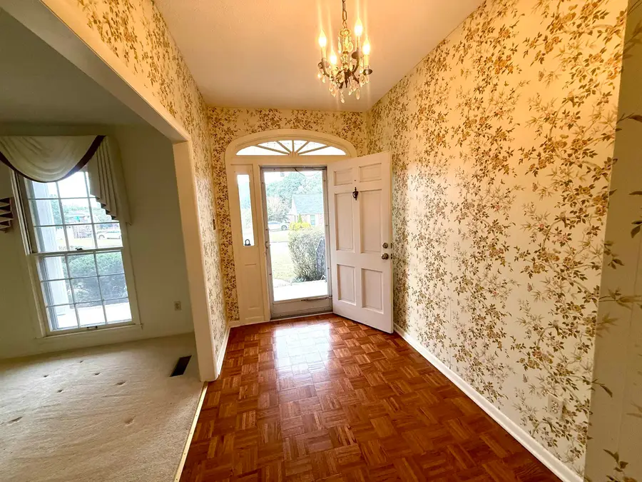 349 Roxie Dr, Florence, AL 35633 - #3