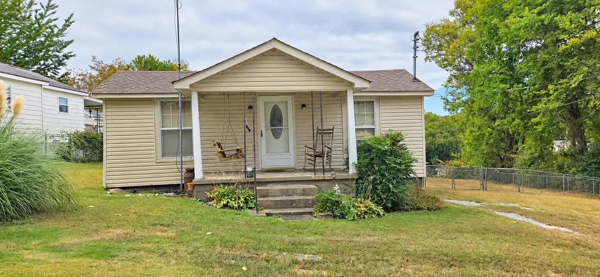 114 S Eclipse St, Florence, AL 35630 - #1