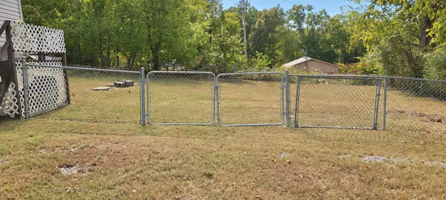 114 S Eclipse St, Florence, AL 35630 - #3