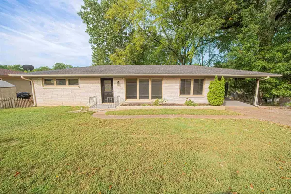 2231 Maple Ave, Florence, AL 35630