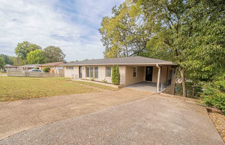 2231 Maple Ave, Florence, AL 35630 - #3