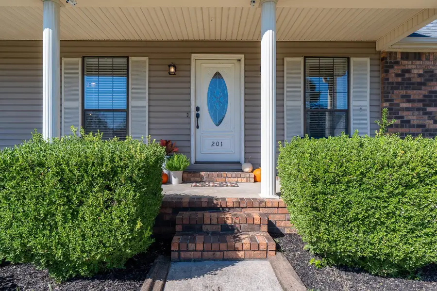 201 Hawksberry Ln, Florence, AL 35633 - #2