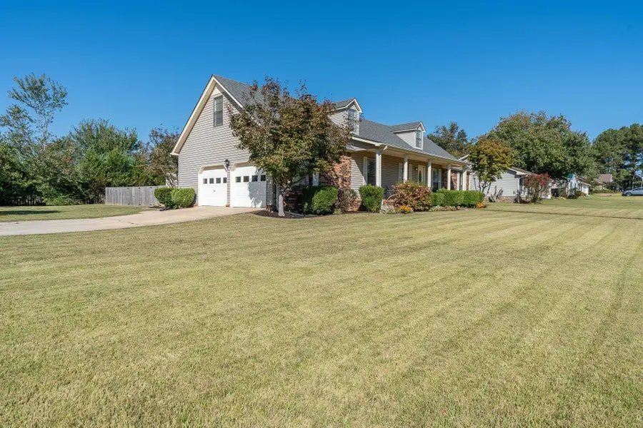 201 Hawksberry Ln, Florence, AL 35633 - #3