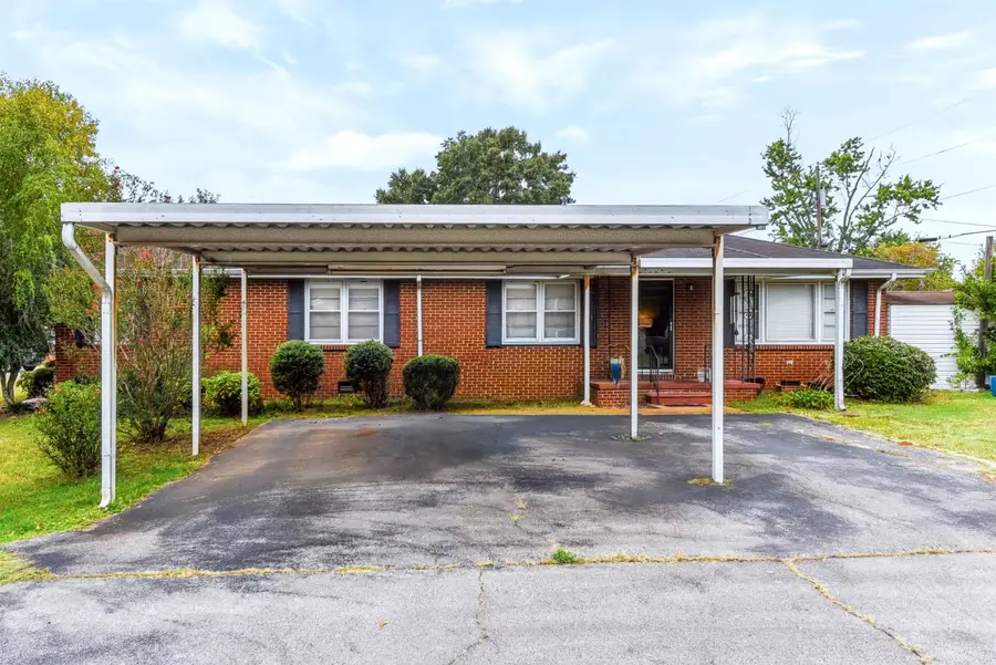 409 W Pasadena Ave, Muscle Shoals, AL 35661 - #3