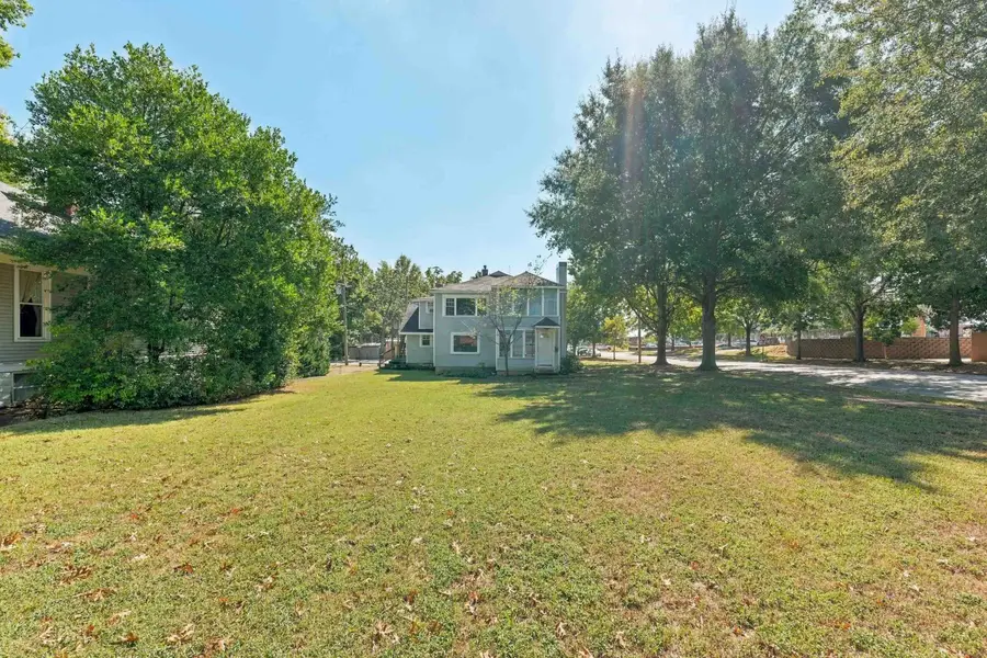 210 N Walnut St, Florence, AL 35630 - #3