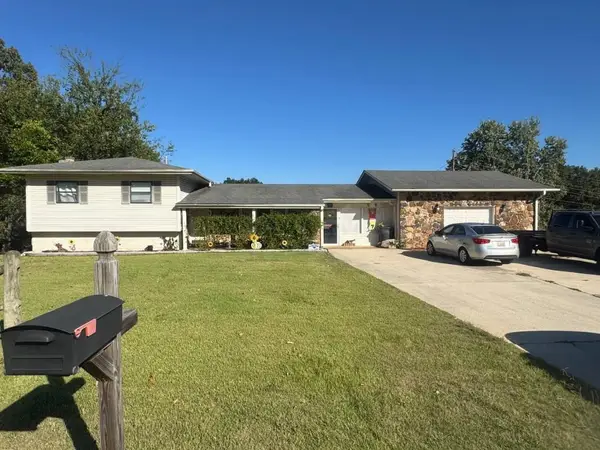 43 W Lakeside Dr, Florence, AL 35630