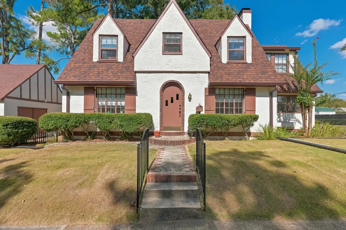 300 Woodland Rd, Florence, AL 35630 - #1